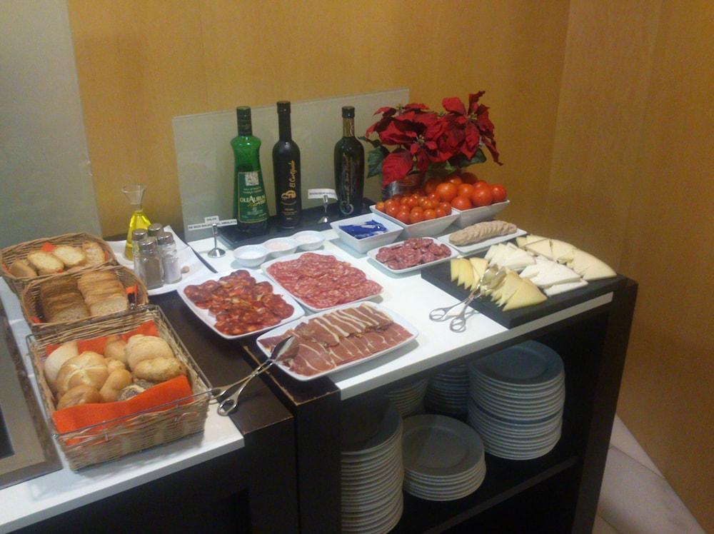 Hotel Madanis Liceo L'Hospitalet de Llobregat Ngoại thất bức ảnh
