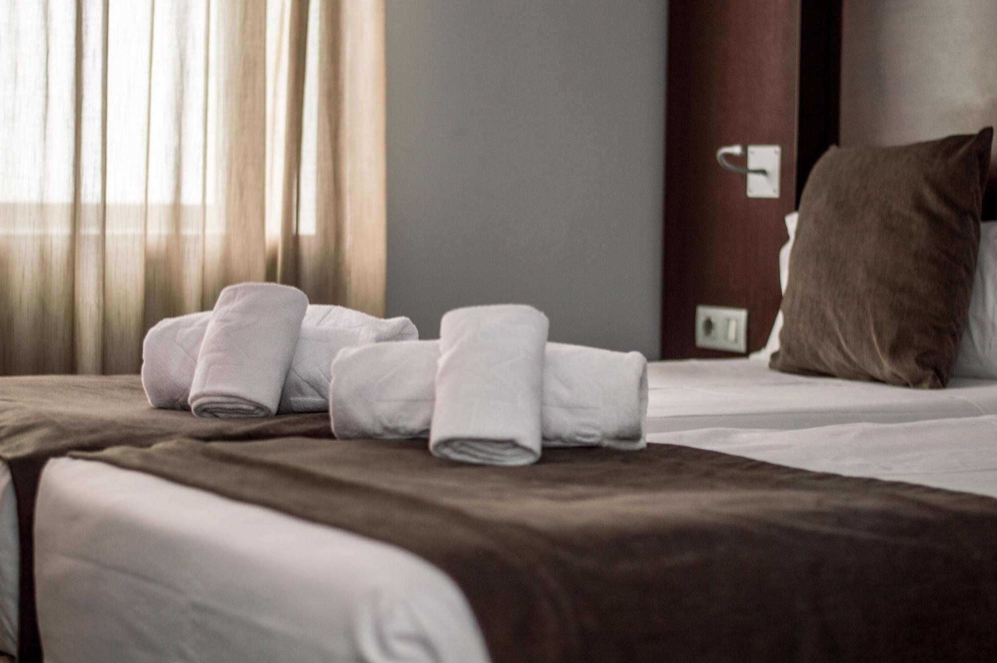 Hotel Madanis Liceo L'Hospitalet de Llobregat Ngoại thất bức ảnh