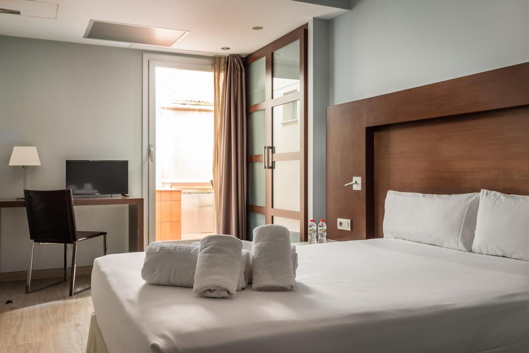 Hotel Madanis Liceo L'Hospitalet de Llobregat Ngoại thất bức ảnh