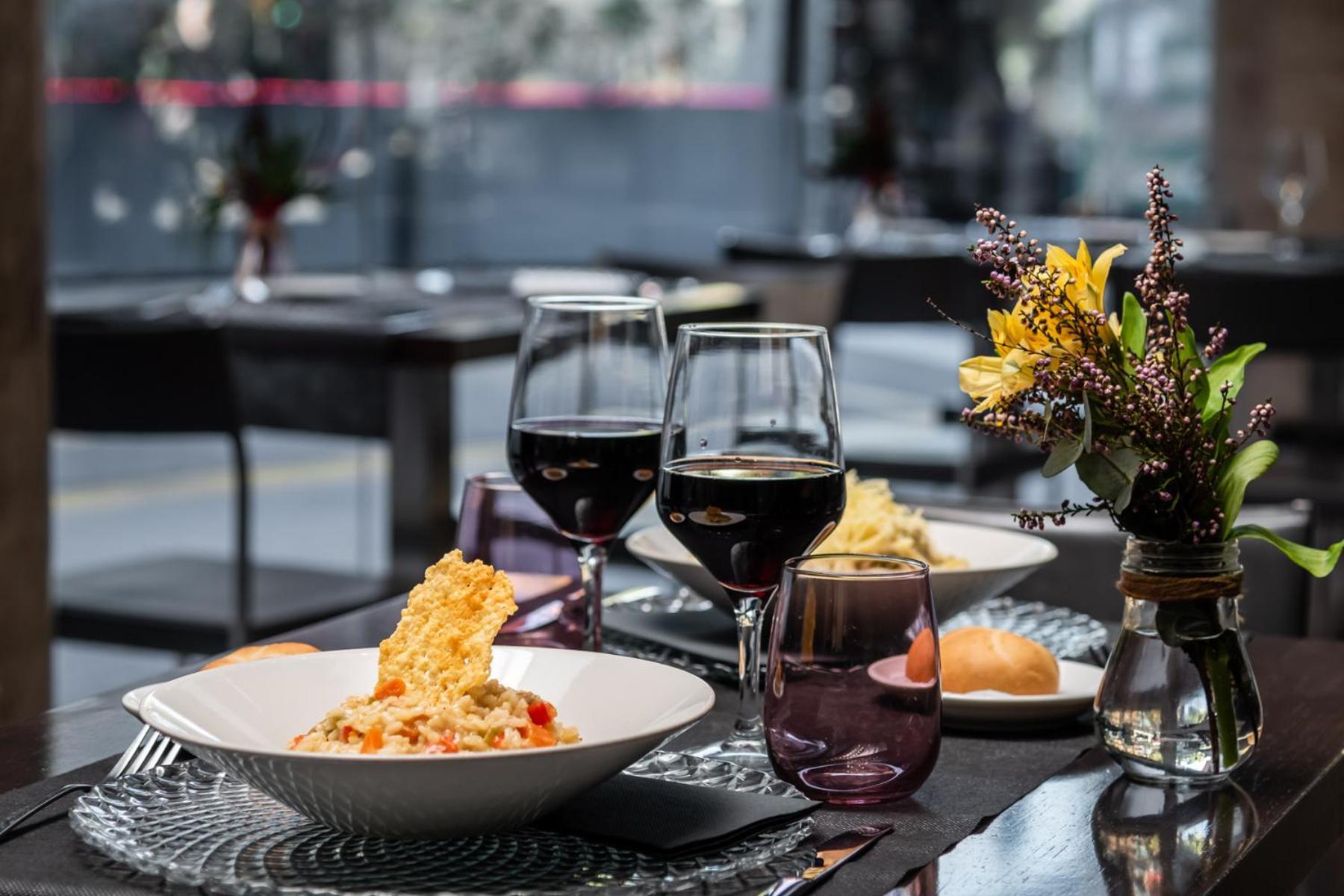 Hotel Madanis Liceo L'Hospitalet de Llobregat Ngoại thất bức ảnh