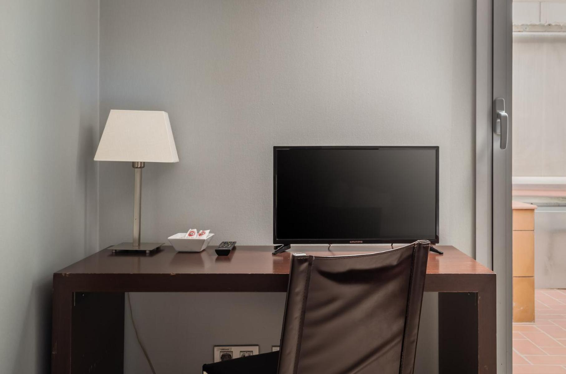 Hotel Madanis Liceo L'Hospitalet de Llobregat Ngoại thất bức ảnh
