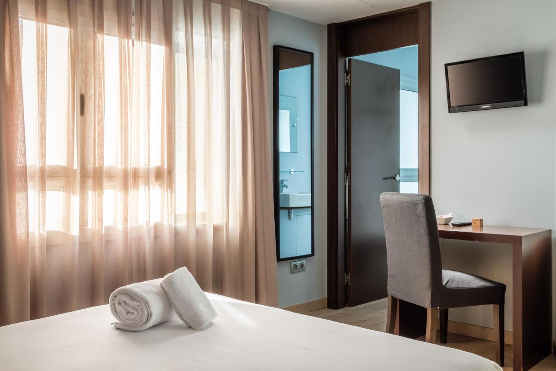 Hotel Madanis Liceo L'Hospitalet de Llobregat Ngoại thất bức ảnh