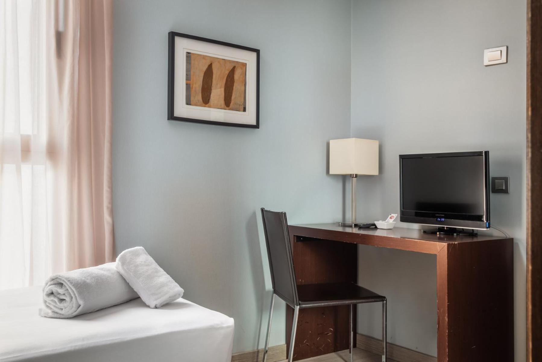 Hotel Madanis Liceo L'Hospitalet de Llobregat Ngoại thất bức ảnh