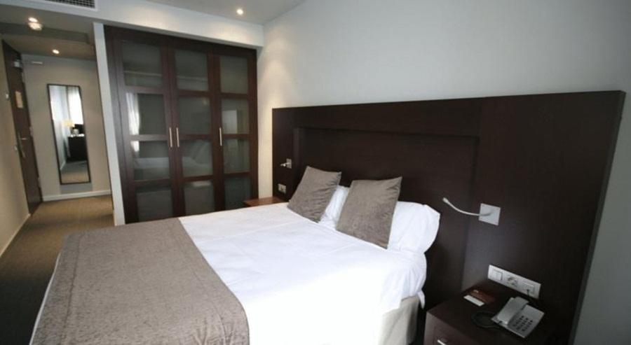 Hotel Madanis Liceo L'Hospitalet de Llobregat Ngoại thất bức ảnh