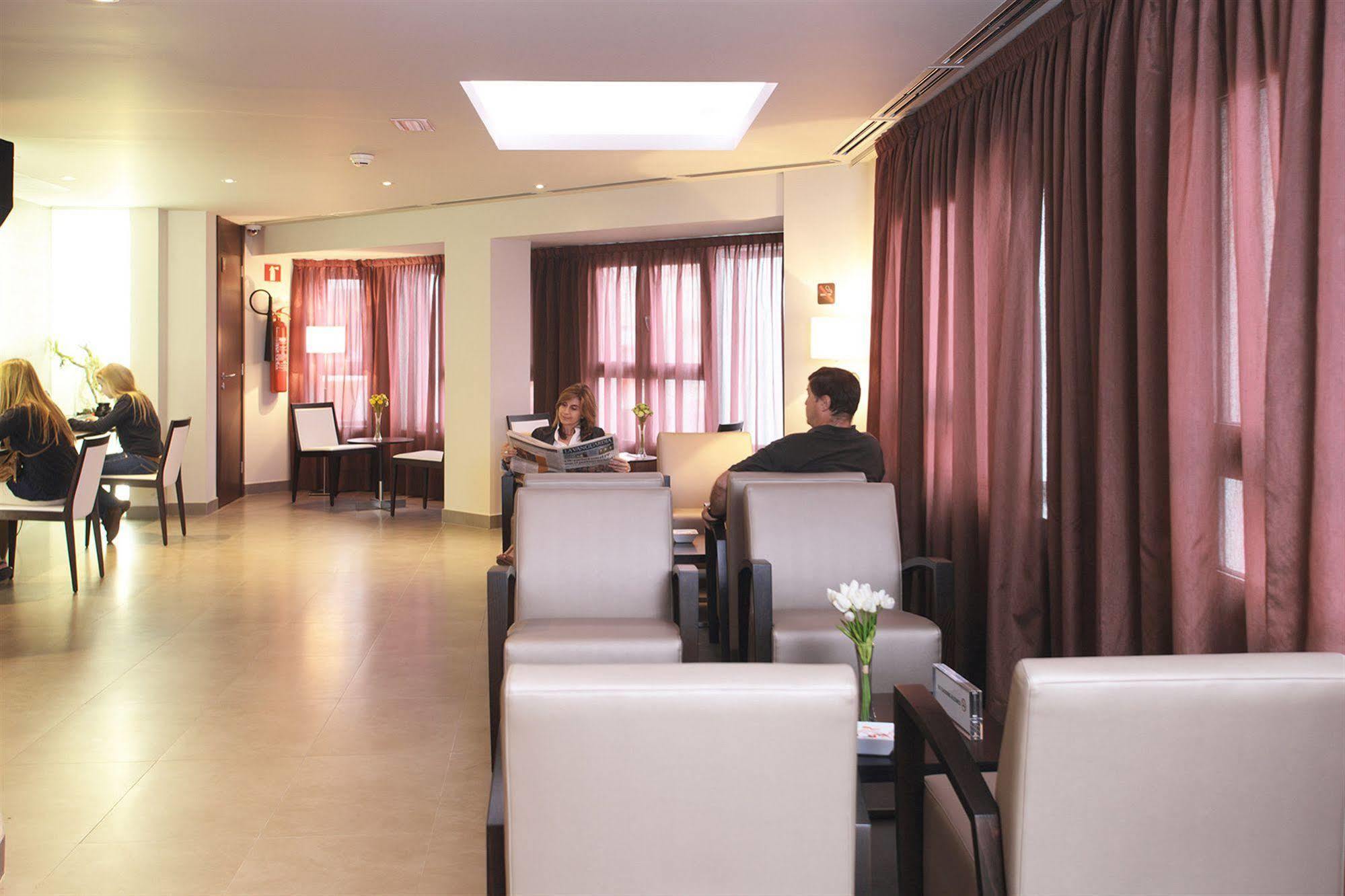 Hotel Madanis Liceo L'Hospitalet de Llobregat Ngoại thất bức ảnh