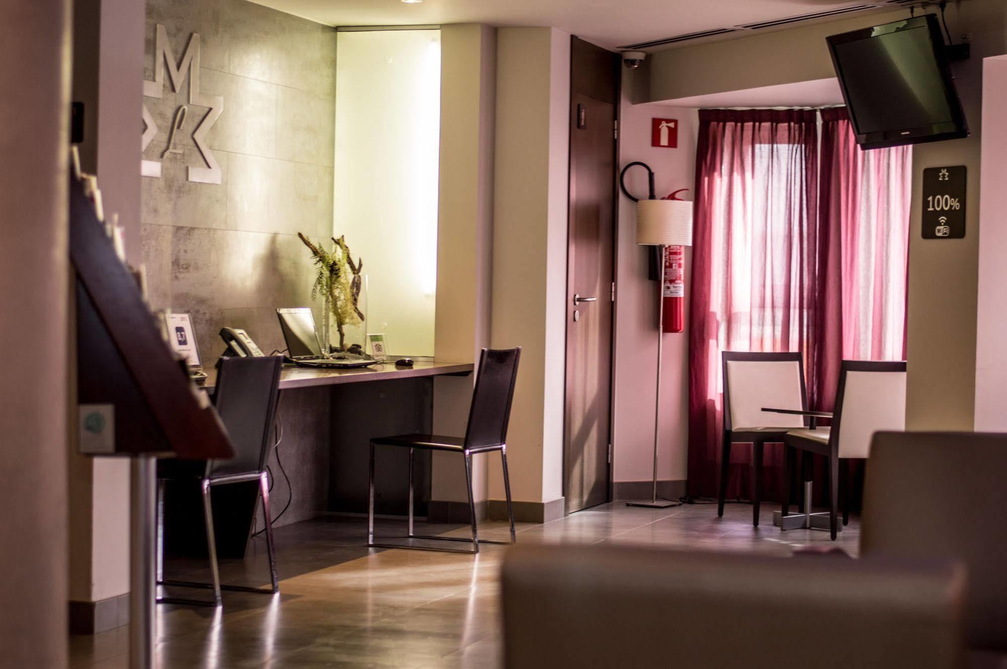 Hotel Madanis Liceo L'Hospitalet de Llobregat Ngoại thất bức ảnh