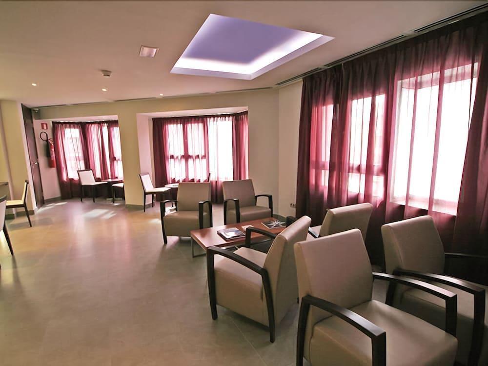 Hotel Madanis Liceo L'Hospitalet de Llobregat Ngoại thất bức ảnh